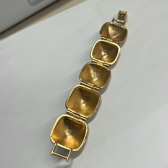 Vintage Goldplated Dome 7” Chunky Bracelet - Picture 10 of 14